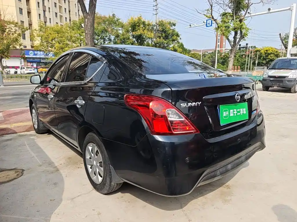 Nissan Sunny — миниатюра 5