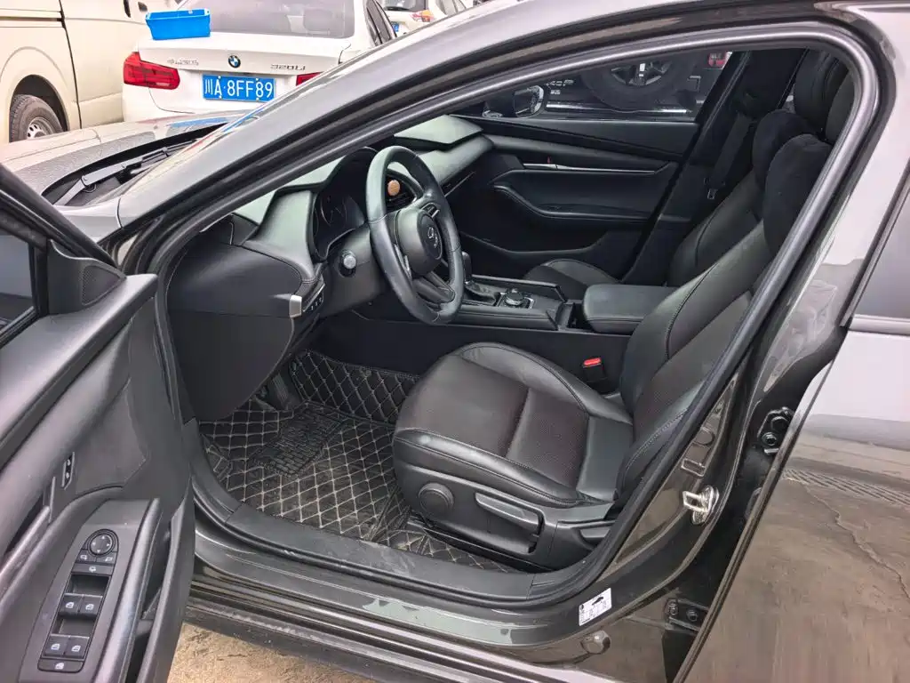 Mazda 3 Axela — миниатюра 8