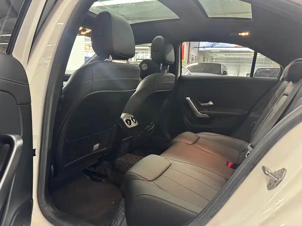 Mercedes-Benz A-Class — миниатюра 7