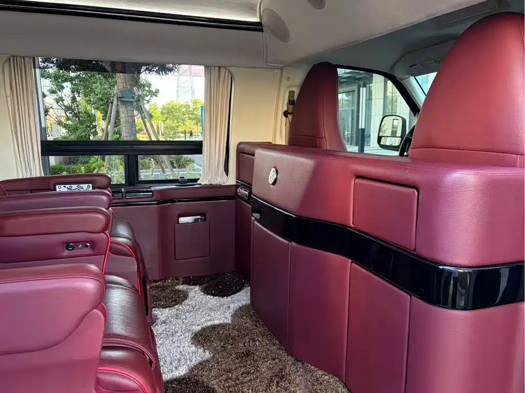 GMC Savana — миниатюра 6