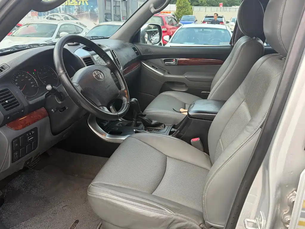 Toyota Prado (Import) — миниатюра 6