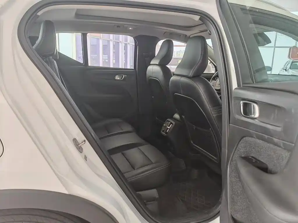 Volvo XC40 — миниатюра 20