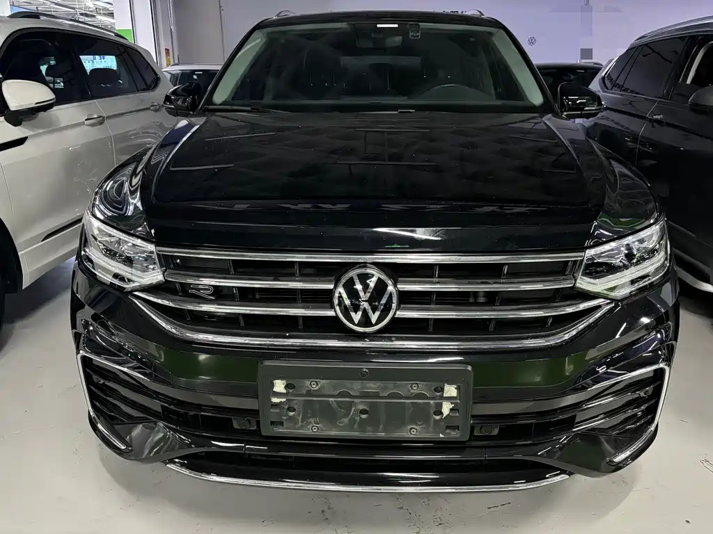Volkswagen Tiguan L — миниатюра 2