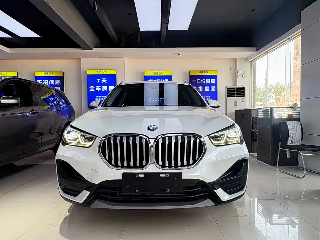 Купить BMW X1