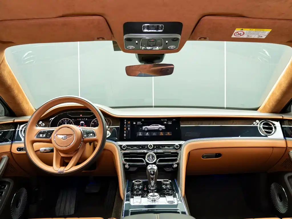 Bentley Flying Spur PHEV — миниатюра 18