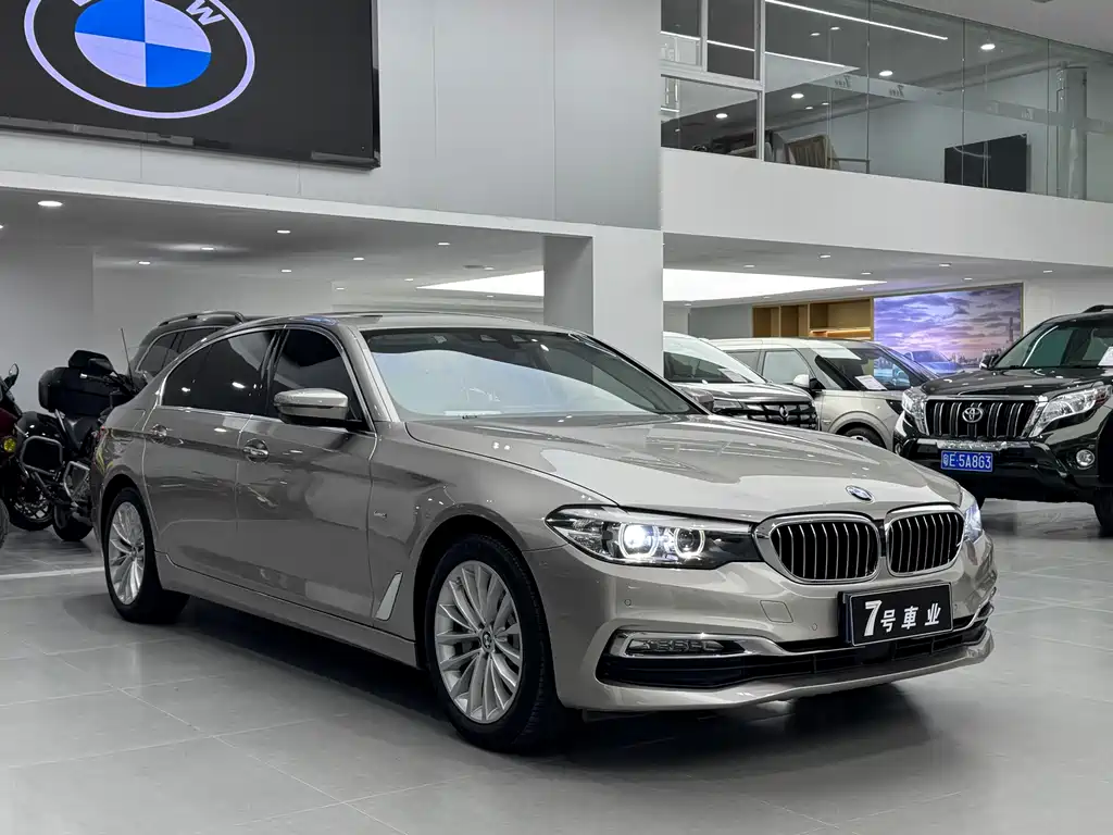 BMW 5 SERIES