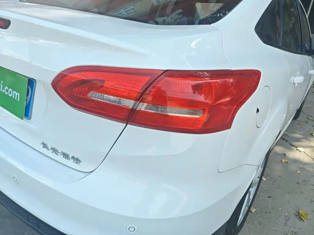 Ford Focus — миниатюра 8