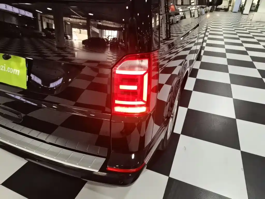 Volkswagen Caravelle — миниатюра 8