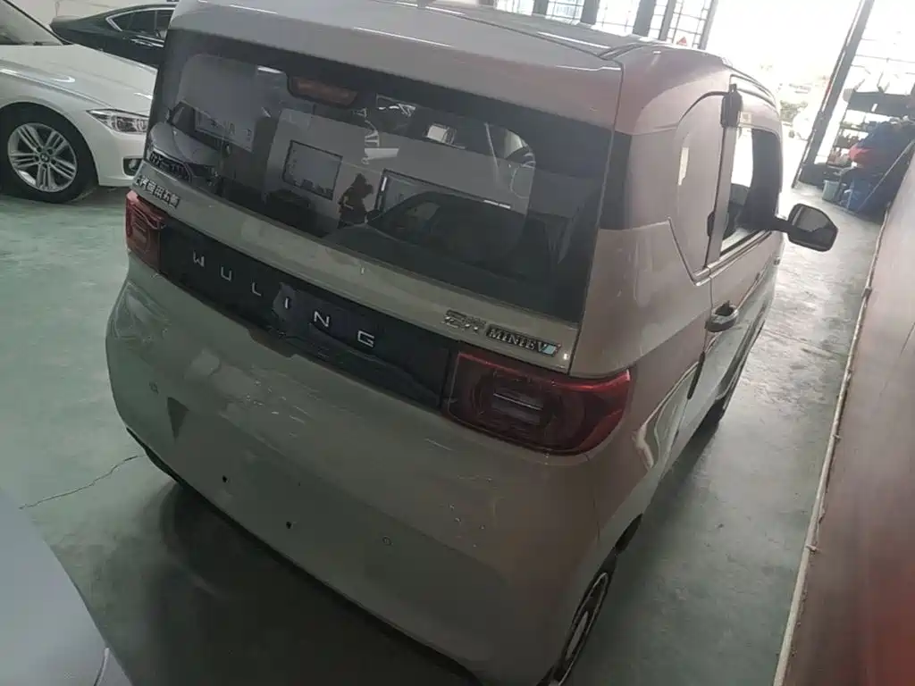 Wuling MINIEV — миниатюра 7