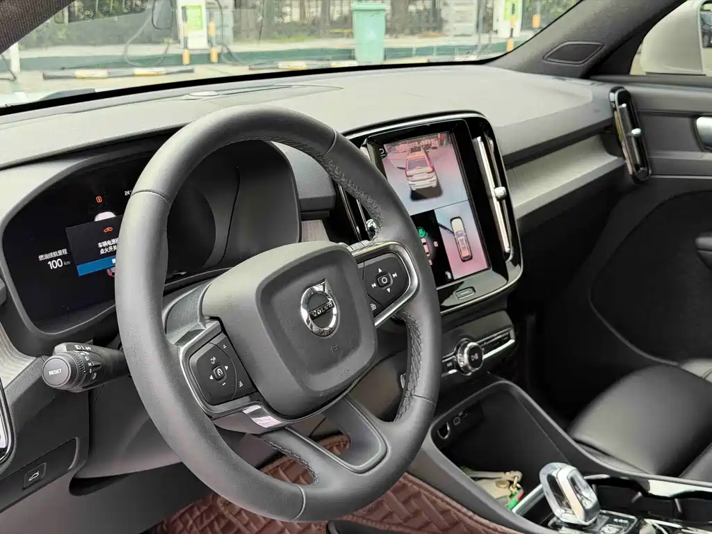 Volvo XC40 — миниатюра 7