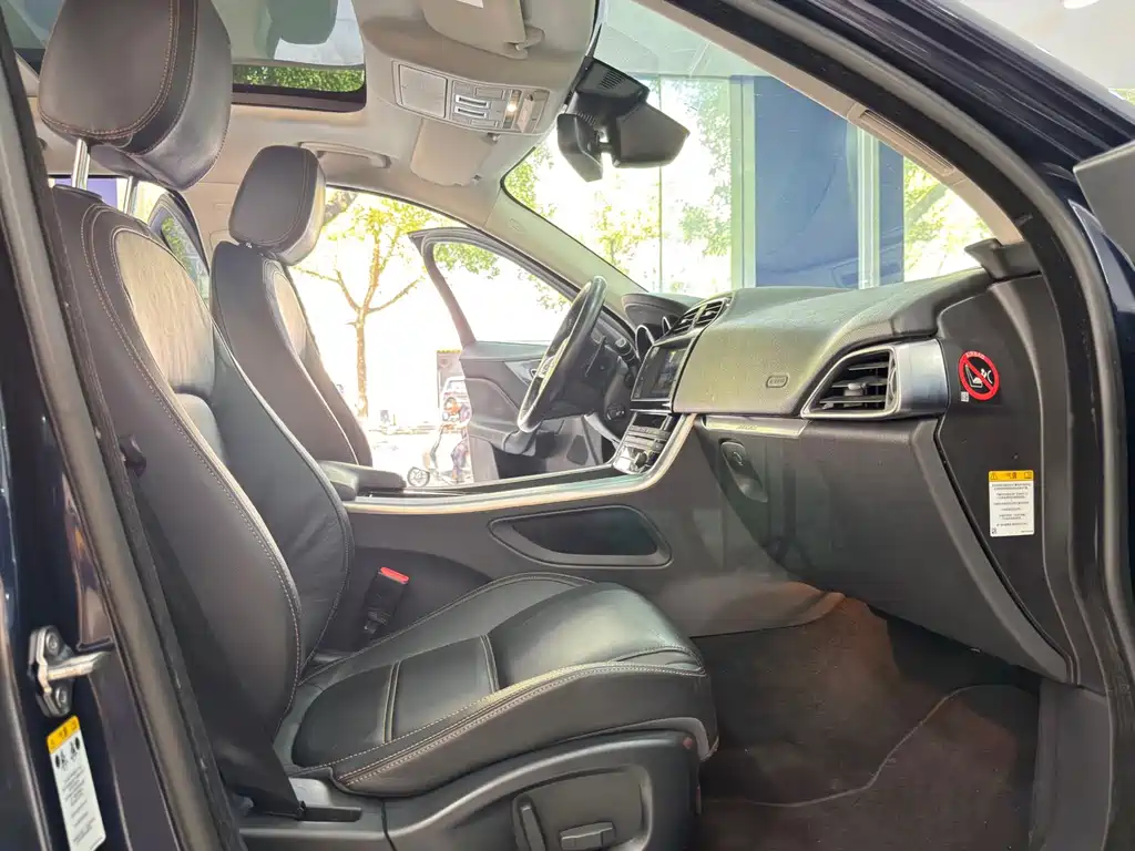 Jaguar F-PACE — миниатюра 13