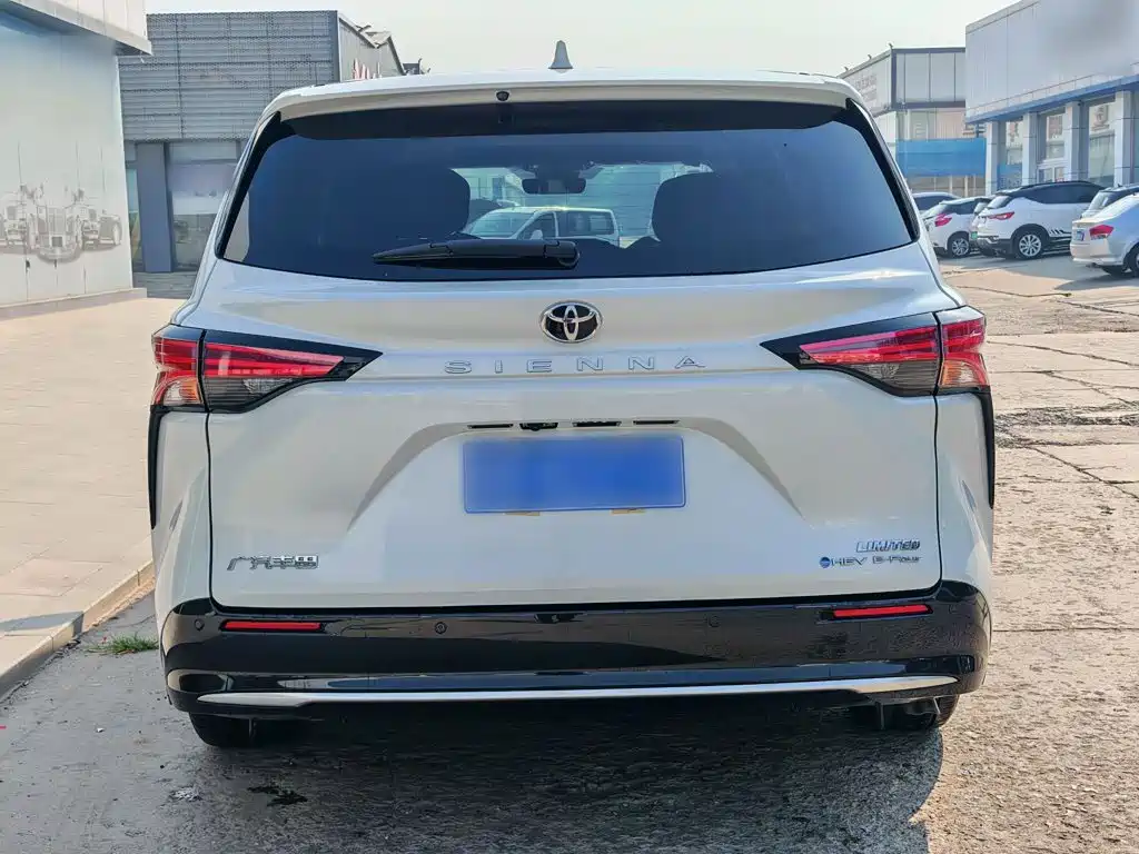 Toyota Sienna — миниатюра 11