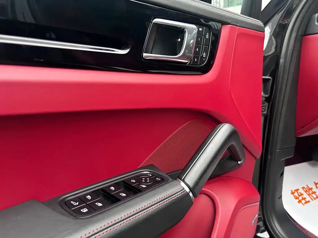 Porsche Cayenne Hybrid — миниатюра 9