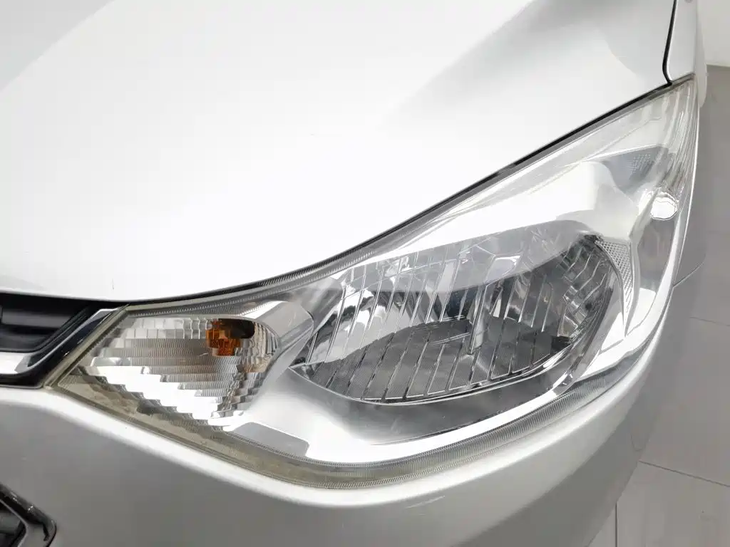 Chevrolet Sail 2015 3 1.5L MT