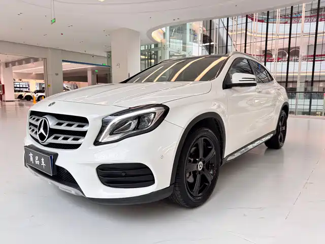 MERCEDES-BENZ GLA 2019