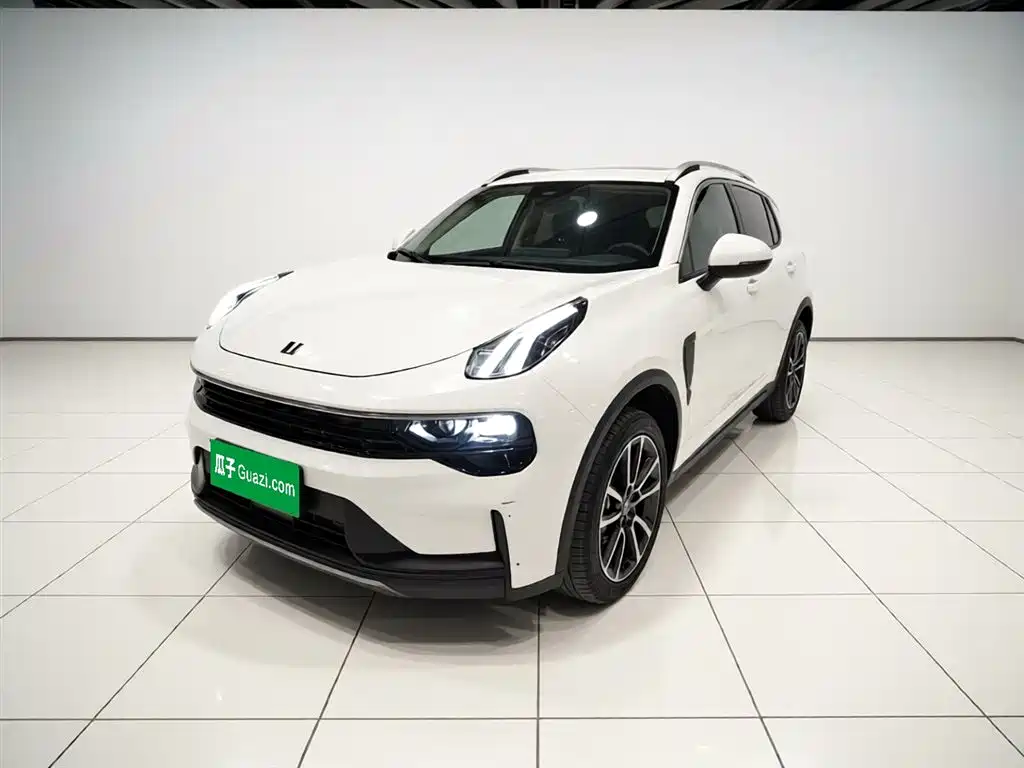 Купить Lynk & Co 01