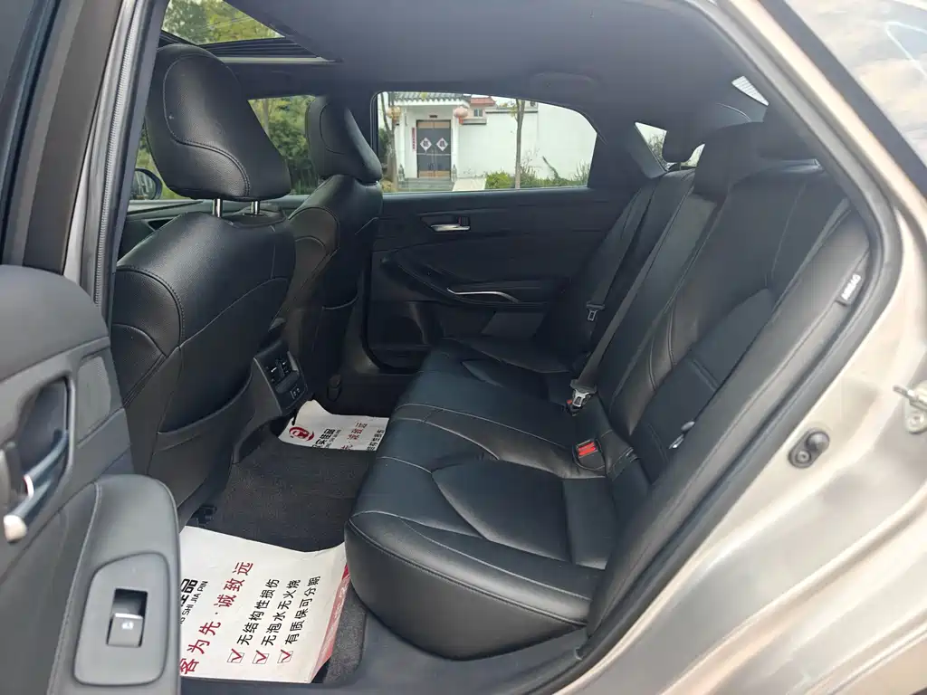 Toyota Avalon — миниатюра 6