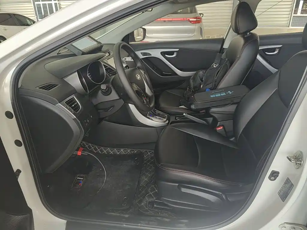 Hyundai Elantra Langdong — миниатюра 15