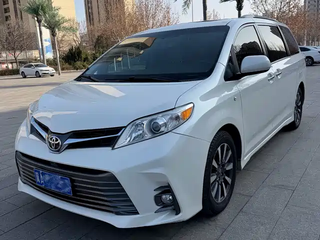 toyota sienna