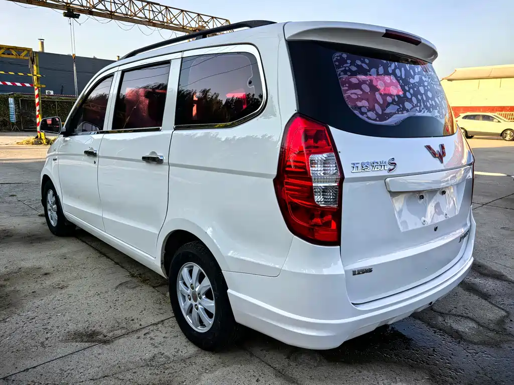 Wuling Hongguang — миниатюра 5