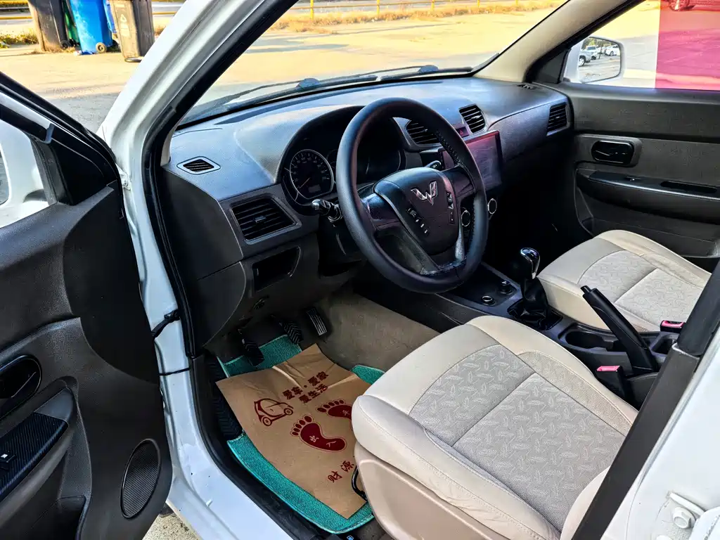 Wuling Hongguang — миниатюра 11