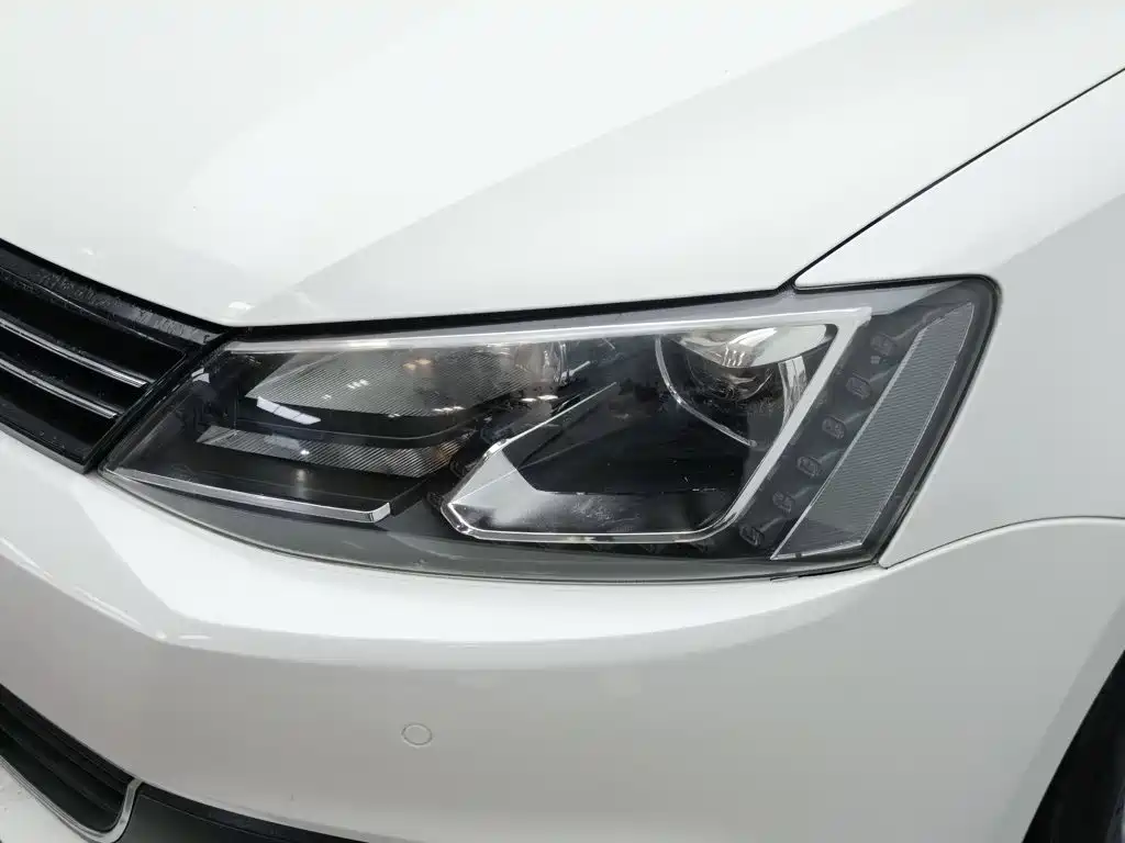 Volkswagen Sagitar — миниатюра 7