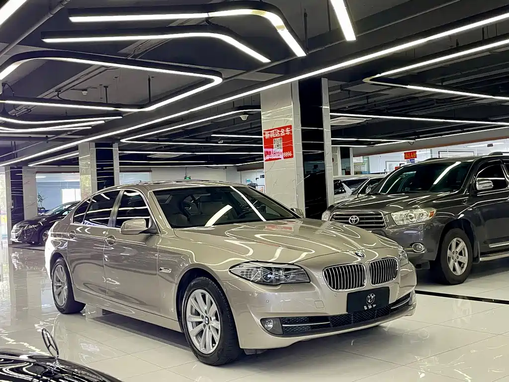 BMW 5 Series — миниатюра 3