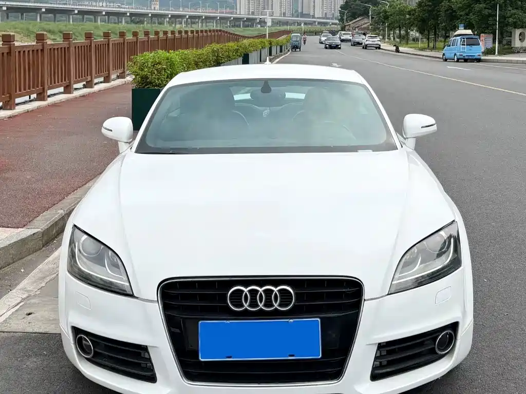 Audi TT TT Coupe 2.0TFSI quattro, фото 2