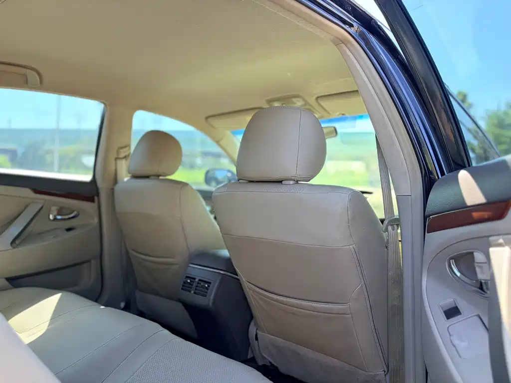 Toyota Camry — миниатюра 9