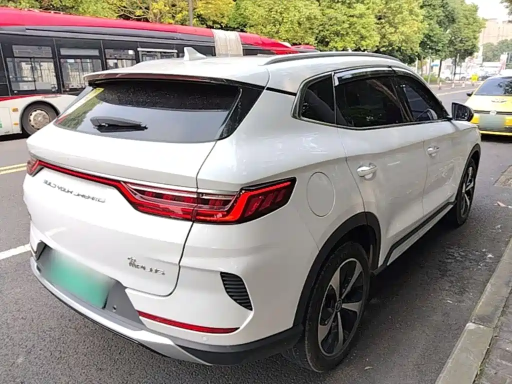 BYD PLUS New Energy — миниатюра 7