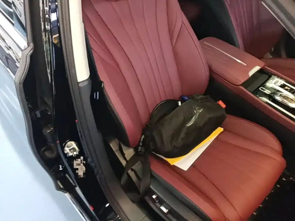Hongqi Hongqi H5 — миниатюра 25