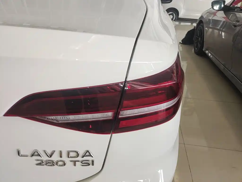 Volkswagen Lavida — миниатюра 8