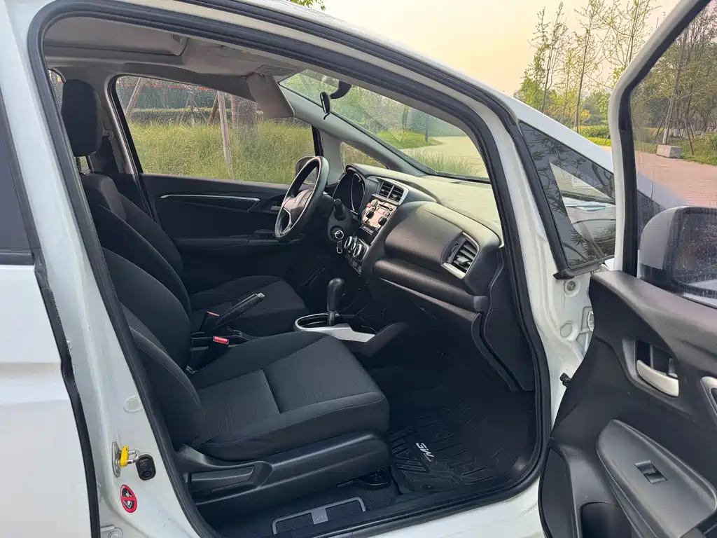 Honda Fit 2016 1.5L SES CVT Fashion