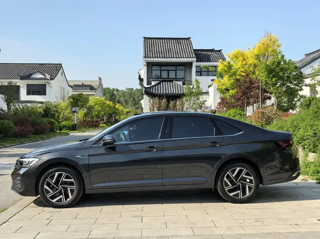 Volkswagen Sagitar 2024 300TSI DSG