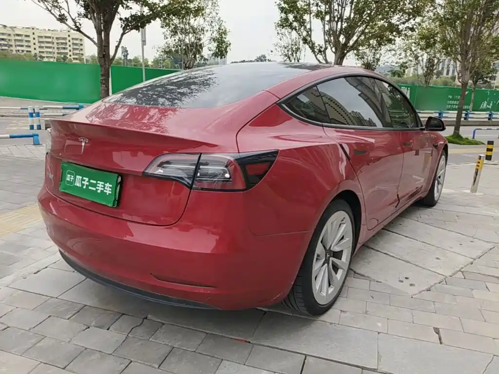 Tesla Model 3 — миниатюра 7