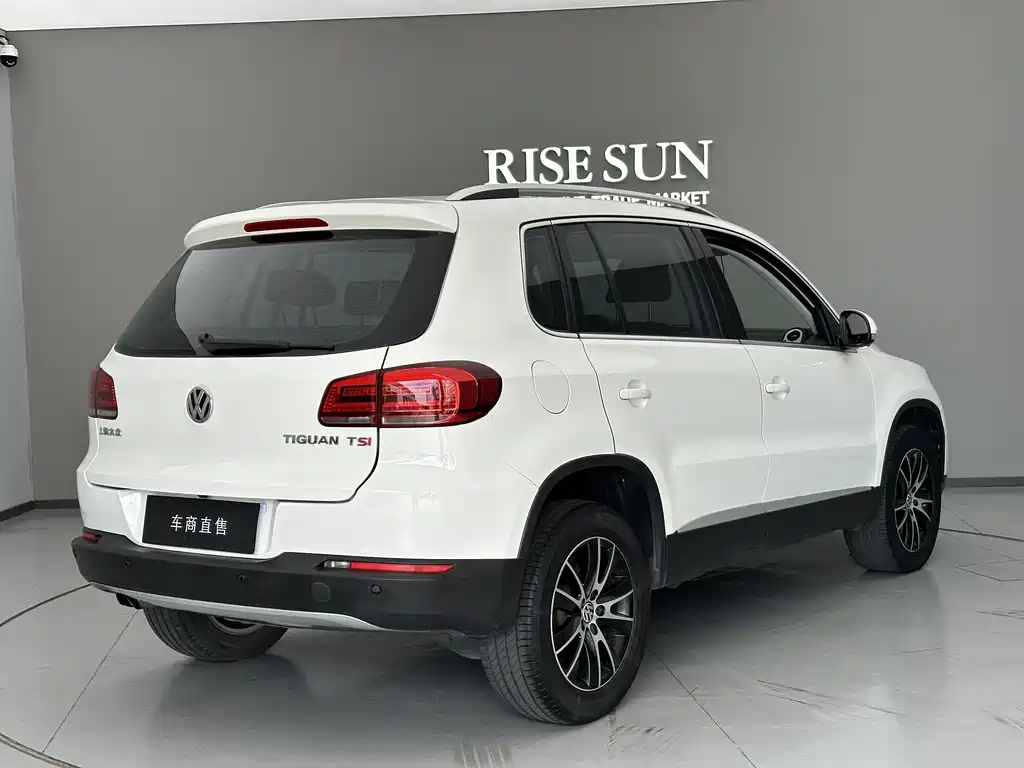 Volkswagen Tiguan 2015 1.8TSI AT Luxury