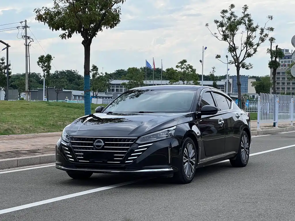 Купить Nissan Teana