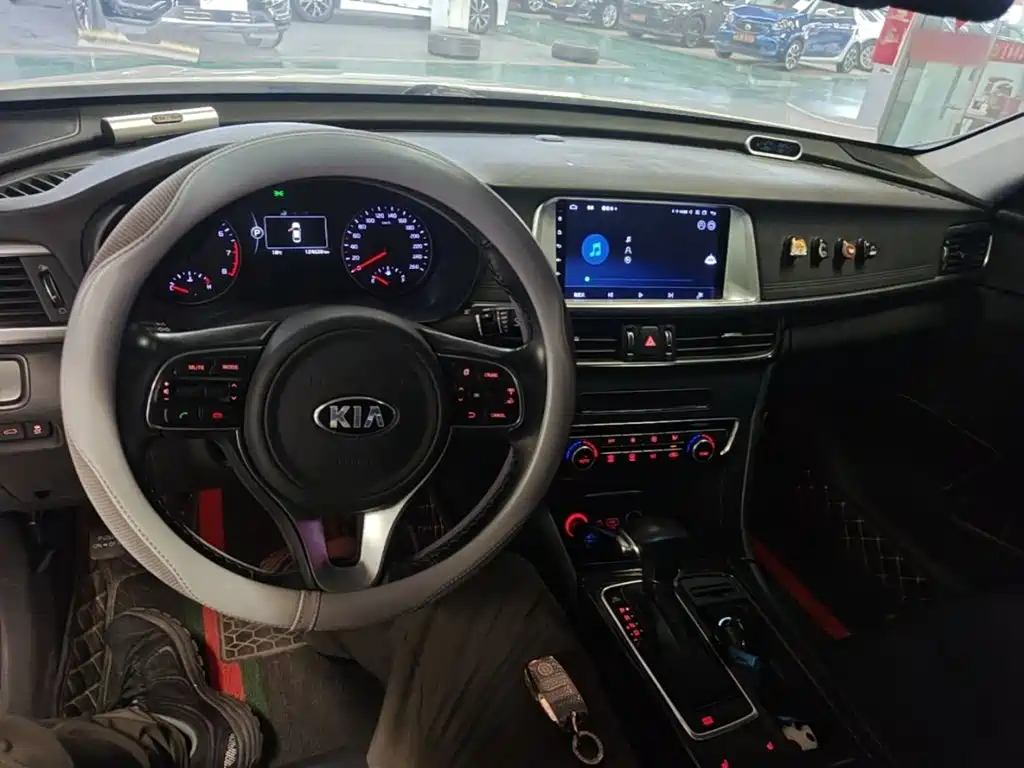 Kia K5 — миниатюра 10