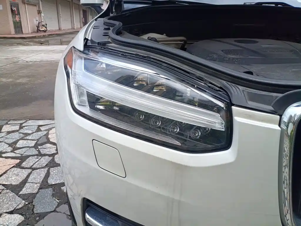 Volvo XC90 — миниатюра 7