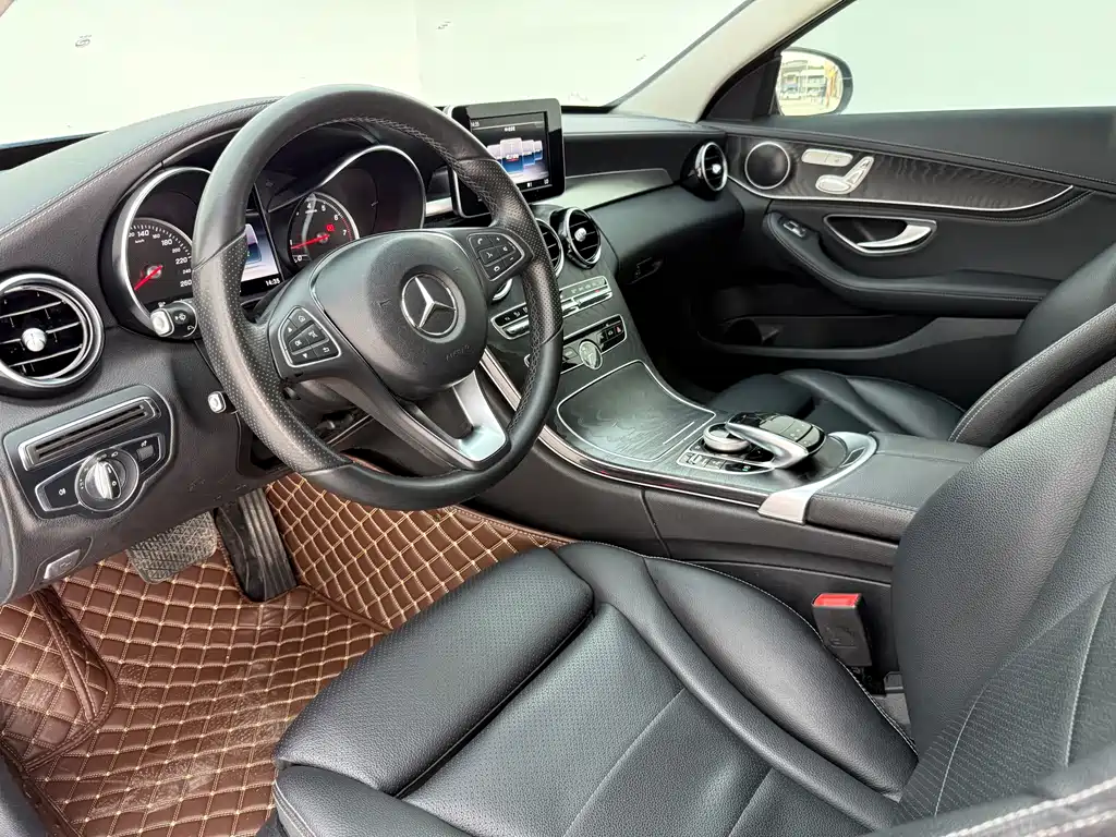 Mercedes-Benz C-Class - фото 7