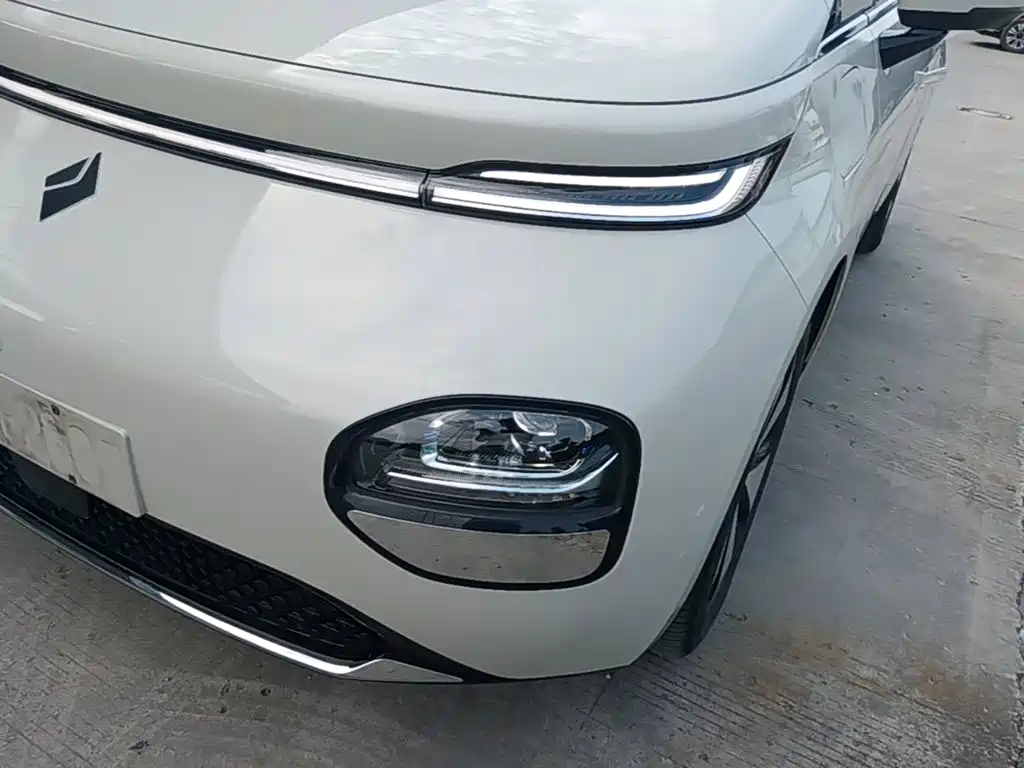 Baojun Yunduo — миниатюра 24