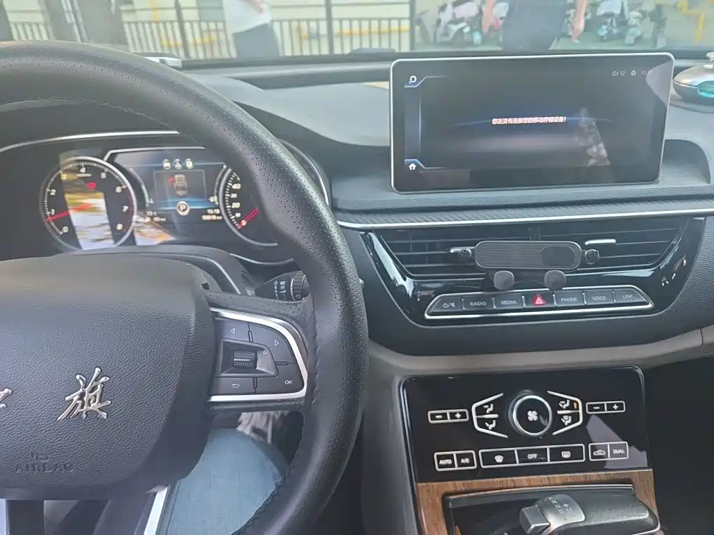 Hongqi Hongqi H5 — миниатюра 9