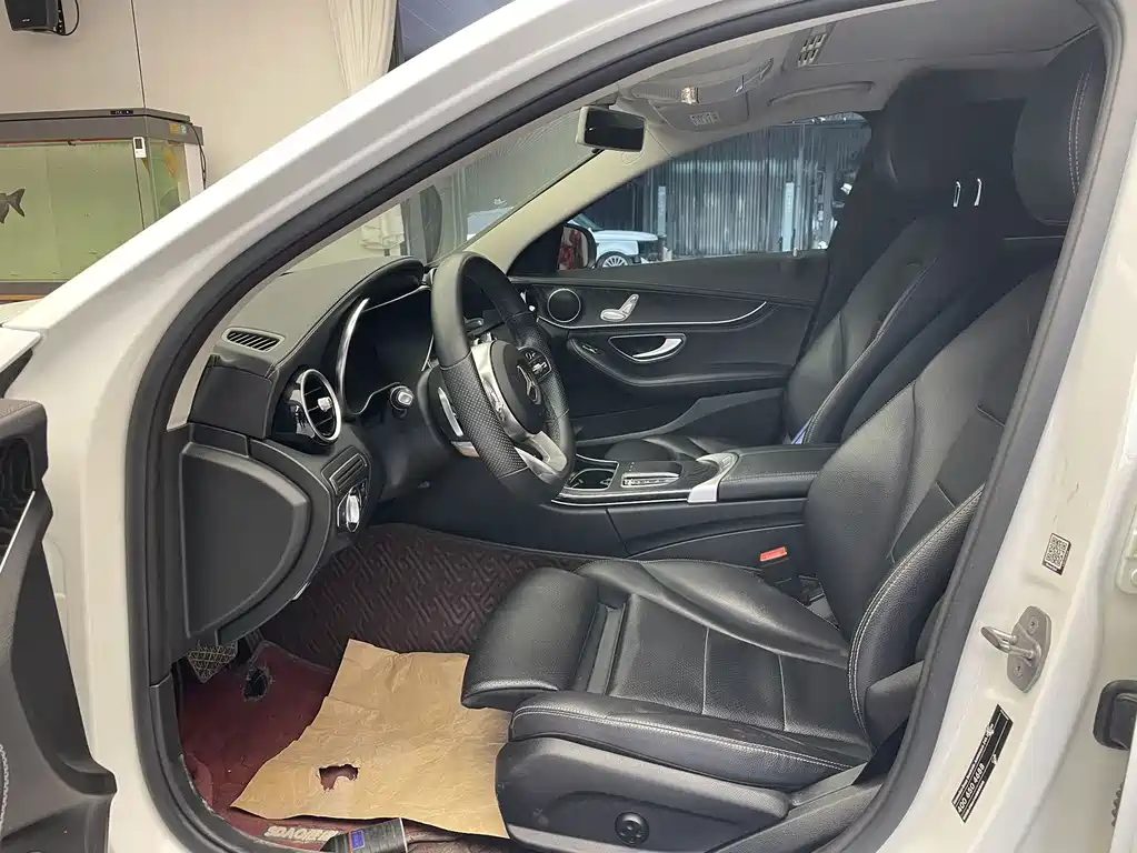 Mercedes-Benz C-Class — миниатюра 5