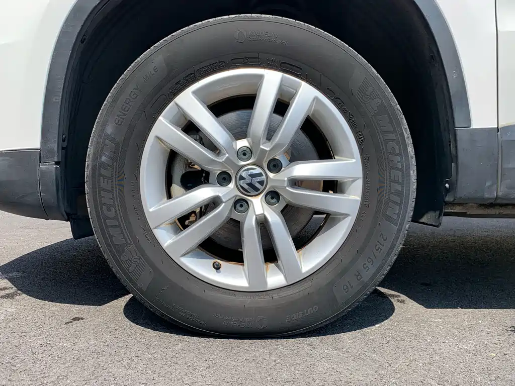 Volkswagen Tiguan — миниатюра 8
