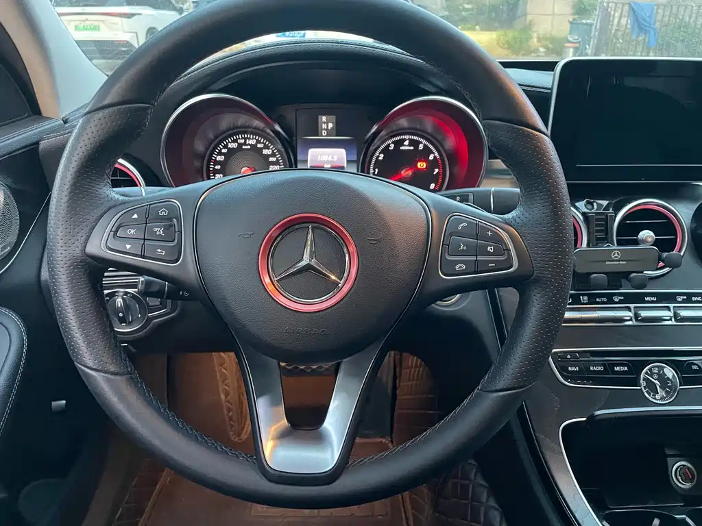 Mercedes-Benz C-Class — миниатюра 10