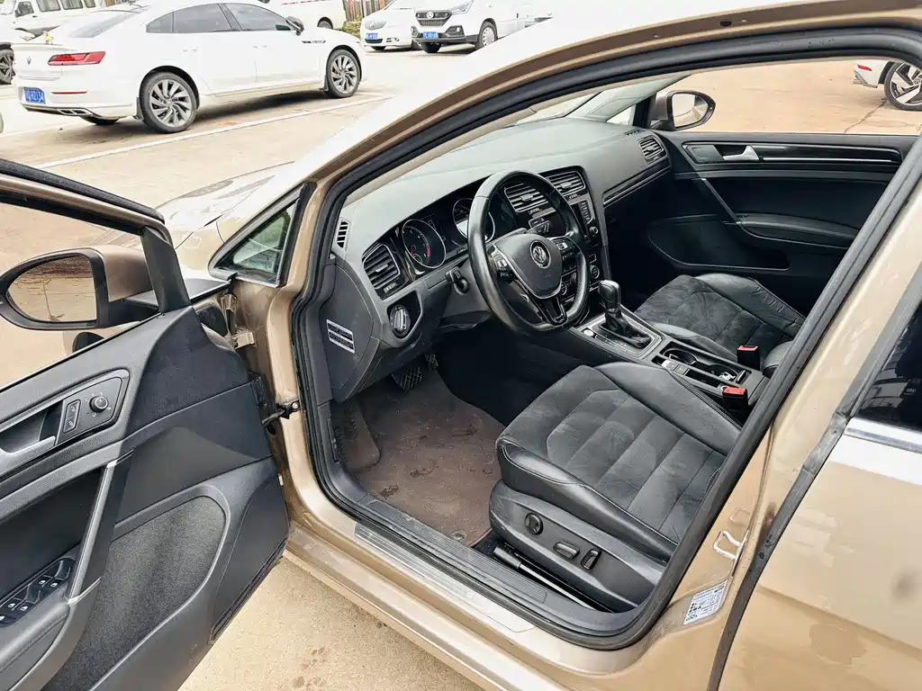 Volkswagen Golf 2015 1.4TSI AT Flagship