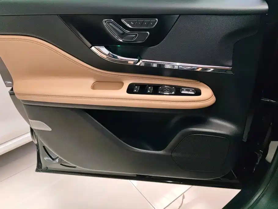 Lincoln Corsair — миниатюра 7