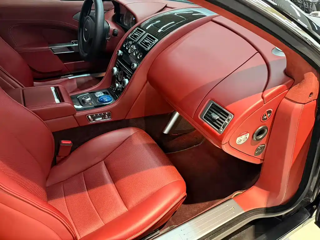 Aston Martin Rapide — миниатюра 7