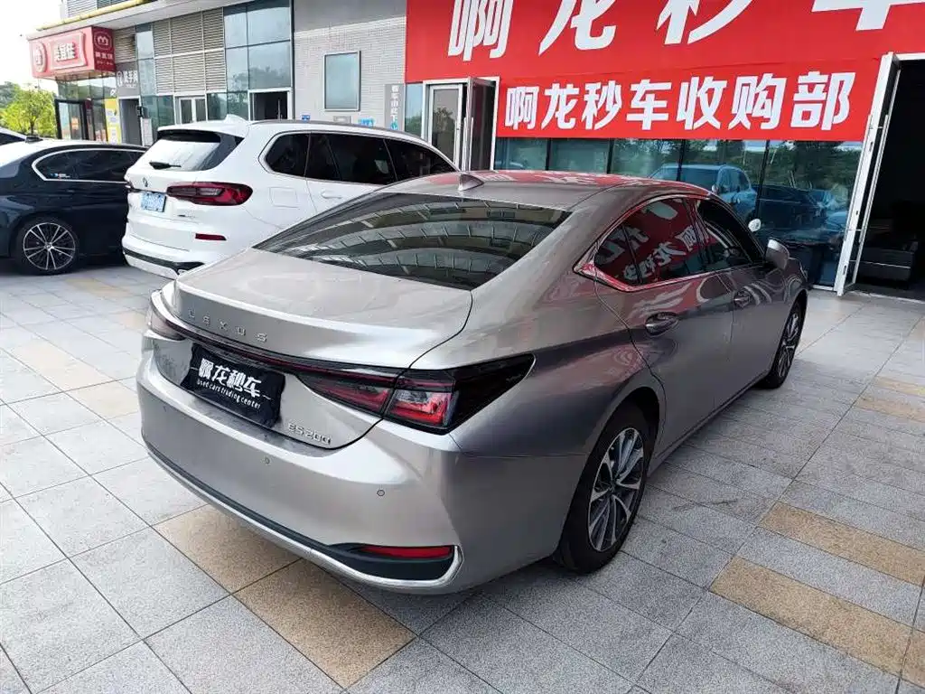 Lexus ES — миниатюра 6