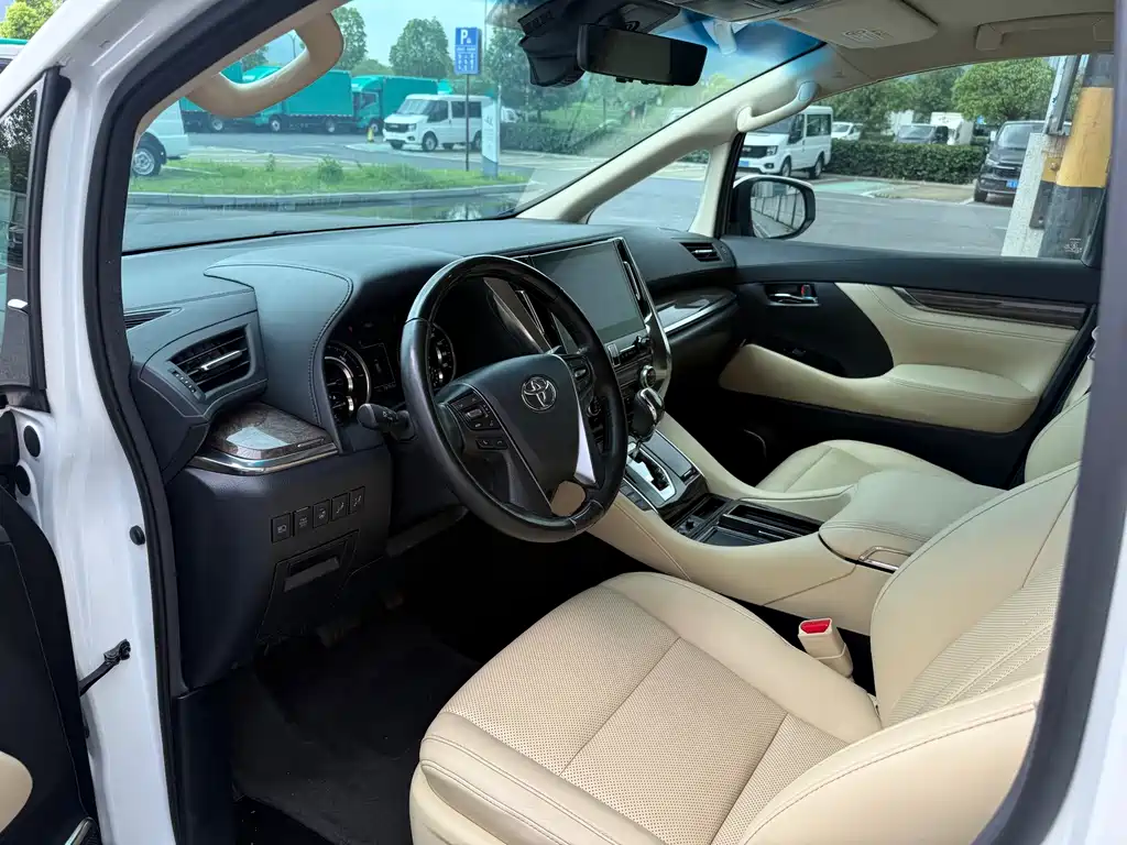 Toyota Alphard Hybrid 2.5L Premium Edition, фото 8